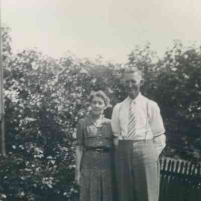 Frank Eastman Moore [1877-1966] and his second wife, Lydia E. (Coffman) Moore [1879-1951]