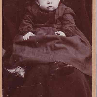 Vance-McFarland Album 02, Photo 31 - Garnet McFarland [1890-1928]: See WEB LINKS to DOWNLOAD high-resolution image.