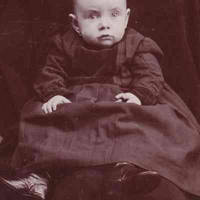 Vance-McFarland Album 02, Photo 31 - Garnet McFarland [1890-1928]
