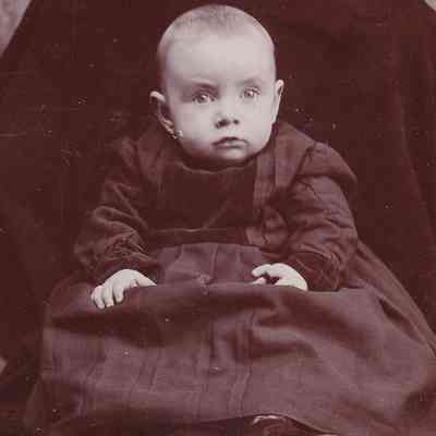 Vance-McFarland Album 02, Photo 31 - Garnet McFarland [1890-1928]