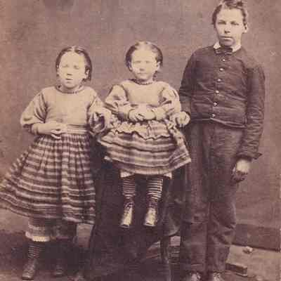 Children [Inscription hard to read]
