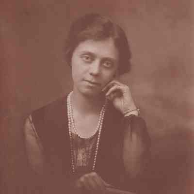 Kline-Moredock Album 01, Photo 22 - Nellie Pearl Ammons [1889-1988]