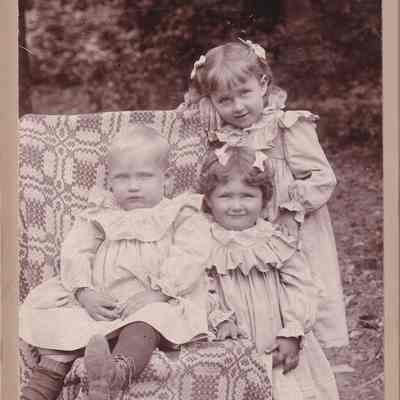 Vance-McFarland Album 04, Photo 08: See WEB LINKS to DOWNLOAD high-resolution image.