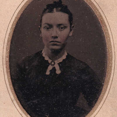 Willis-Nutt Album, Photo 03