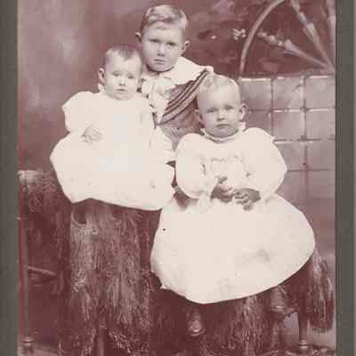 Vance-McFarland Album 03, Photo 15 - Jacob Vance and Minnie (King) Vance family: See WEB LINKS to DOWNLOAD high-resolution image.