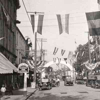 Parade to welcome back the soldiers of World War I - High Street, Waynesburg, Greene County, Pennsylvania