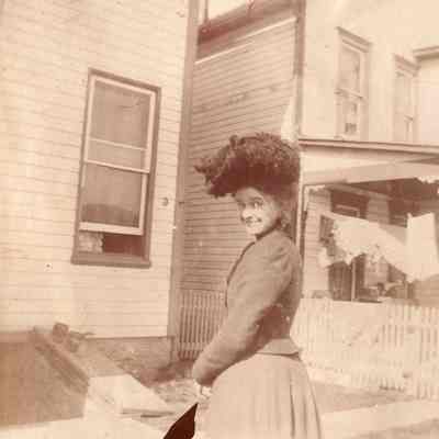 Waynesburg Album, Photo 18 - Edna Florence (Montgomery) Scott [1881-1944]