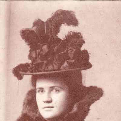 Lulu (Hewitt) Hart [1878-1962]