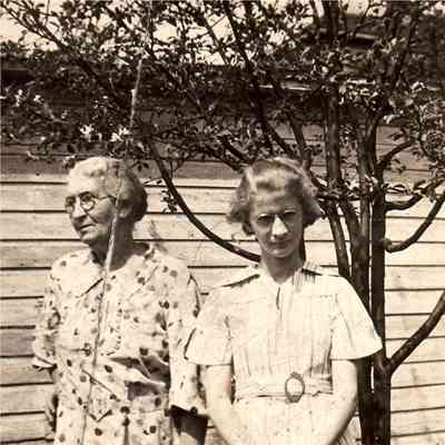 Harriet Jennie (Wood) (Reddick) Miller [1867-1953] and Lorraine Augusta Harriet (Stickles) Elias [1922-2015]