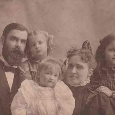 Dr. John Morris Dodd [1866-1950] and Missouri (Stoops) Dodd [1869-1966] family
