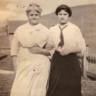 Lucy Jane (McGlumphy) Throckmorton and her daughter-in-law Ella May (Watson) Throckmorton