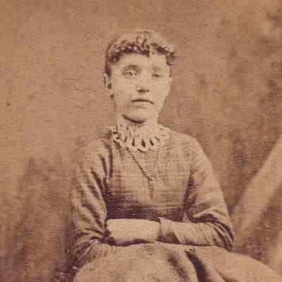 Ammons-Moredock Album 01, Photo 09 - Lucinda "Lou" (Bayard) Denny [1868-1940]