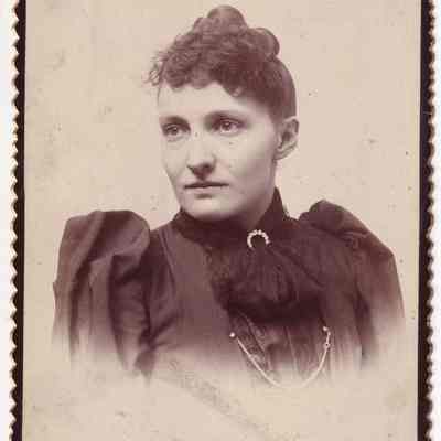 Pauley-Thompson Album, Photo 25 - Catherine E. (Thompson) Besser: See WEB LINKS to DOWNLOAD high-resolution image.