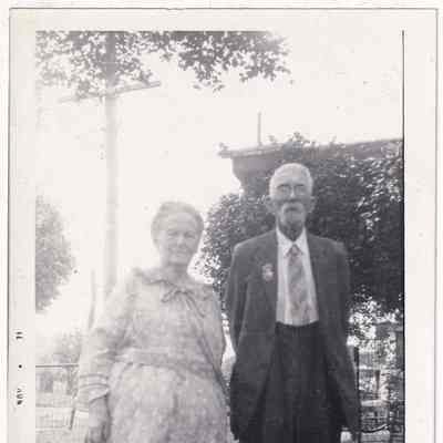 Thomas Jefferson Morris [1847-1929] and his wife, Caroline Lee (Cain) Morris [1851-1937]
