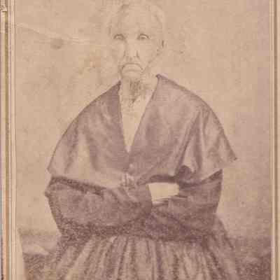 Eleanor (Morris) Linskea Album, Photo 14: See WEB LINKS to DOWNLOAD high-resolution image.