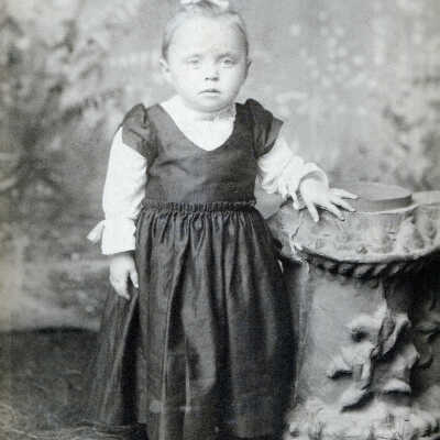 Ammons-Moredock Album 02, Photo 18 - Nellie Pearl Ammons [1889-1988]