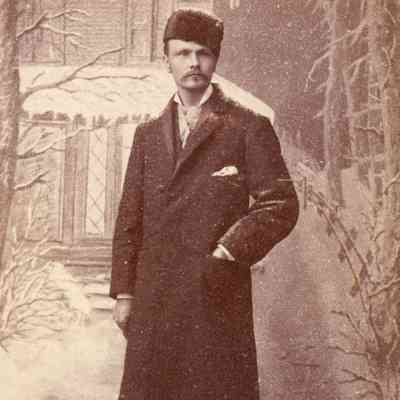 Pauley-Thompson Album, Photo 04 - Unidentified man from Tarentum, Allegheny County, Pennsylvania