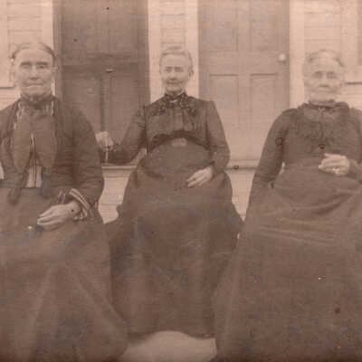 Adaline (Lapping) Eisiminger, Leah (Lapping) Jacobs [1849-1919], Unidentified