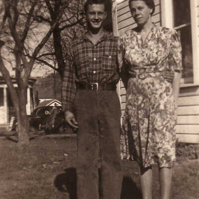 Leroy Jackson "Jack" Clark with his mother, Mary Isabelle "Mollie" (Buchanan) Clark