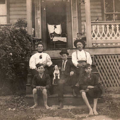 John and Rosa Alice (Gregg) Roberts family
