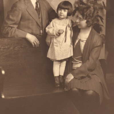 Charles Austin Dille and Lucy Beach (Elms) Dille with their daughter