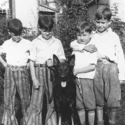William Hannan Buchanan and James Edward Buchanan Sr. with friends