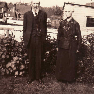 Andrew Frantz and his wife, Mary Elizabeth "Lizzie" (Throckmorton) Frantz