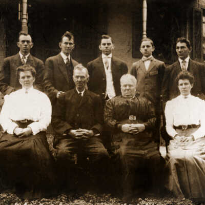 Eli Milton Fry and Mary Elizabeth (Roupe) Fry family