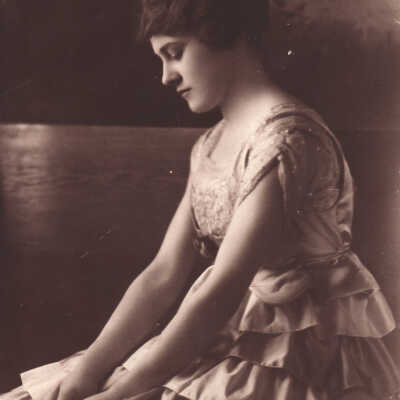 Clare (Hoskinson) Garside - daughter of Robert Luther Hoskinson & Margaret Rozella Smith