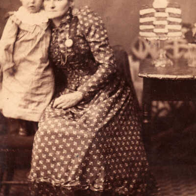 Eliza Anne (Garret) Watson with her daughter Esna Dale Watson