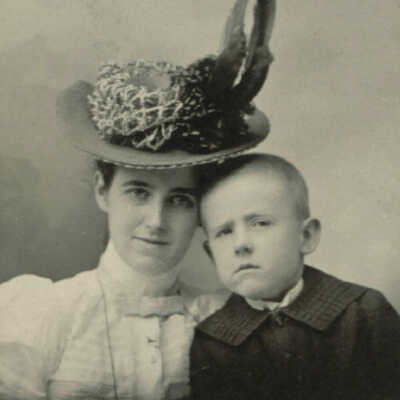 Mary Ann "Mollie" (Buchanan) Walton with her son Jack Buchanan Walton