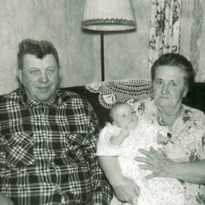 Santford William Morgan and Jessie May (Fletcher) Morgan holding unidentified baby