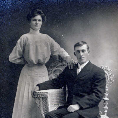 George John Jones and Martha Blanche "Mattie" (Clovis) Jones on their wedding day 18 November 1908