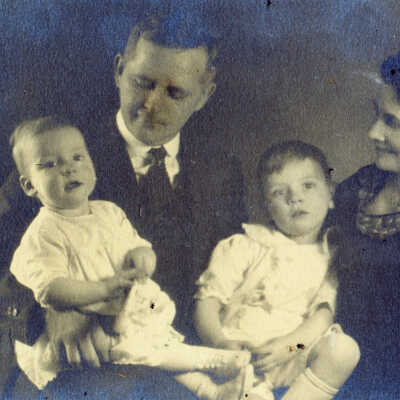 Lloyd Edwin Pollock and Edna Leonis (Baily) Pollock family
