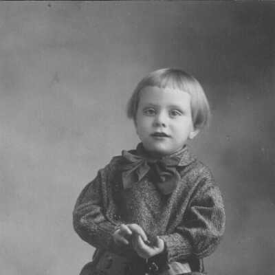 Robert John Ullom Jr. [1911-1995]