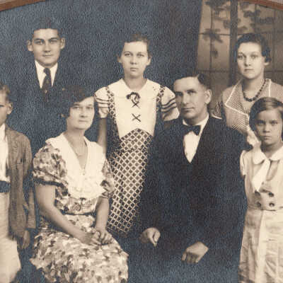 Family of Ross Leland Watson and Jeannette Lupton (Griffiths) Watson