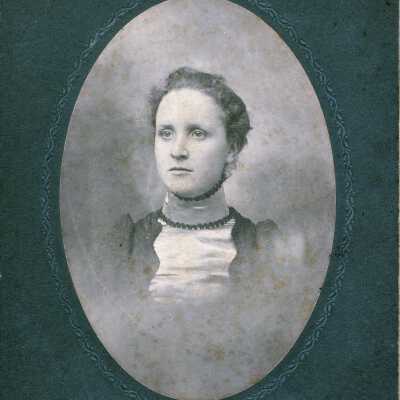 Nellie (Hopkins) Cooper [1882-1962], age 19