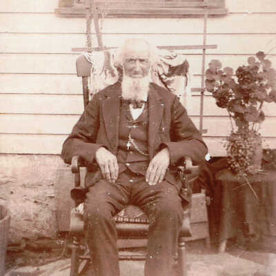 Robert Dinsmore and his granddaughter Aimee Jane Dinsmore