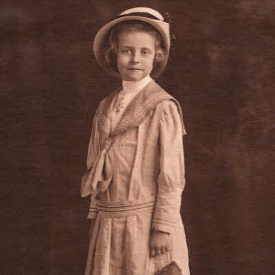 Leah Abigail (Crago) Waddell