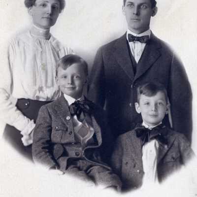 Henry Francis "Harry" Baily and Lucy (Sayers) Baily with their twin sons