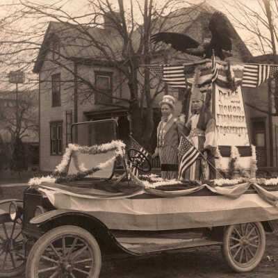 Pararde float