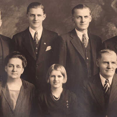 James Albert Thompson and Edna Maude (Neiswanger) Thompson family