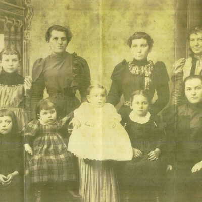Nine children of John Henry Elms and his wife, Margaret C. Woolford