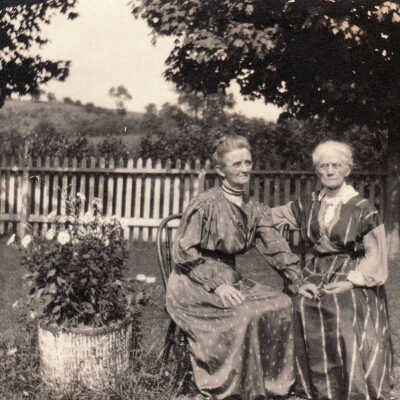 Daughters of James Throckmorton and Mary Malvina Harvey