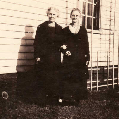 Carrie Louisa (Throckmorton) Davis and Emma F. (Throckmorton) Burroughs