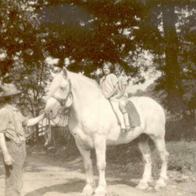 Jerry Post, Sara (Livingood) Buchanan, and Lucy Elizabeth (Ewing) Altman