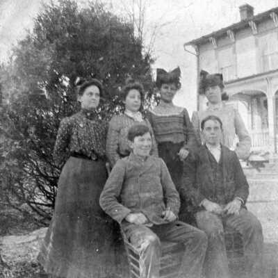 Mamie and Robert Throckmorton with friends, circa 1900