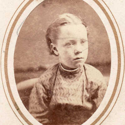 Crago-Spencer Album 02, Photo 31 - Elizabeth Greenlee, aged 8