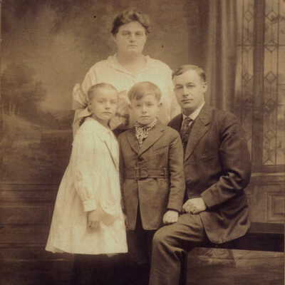 Ollie Francis Wise and Metta Jane (Buchanan) Wise family