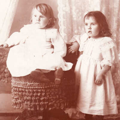 Millikin-Simpson Album, Photo 35